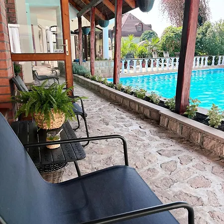 Hotel apartamentowy Levendula Es Rendezvenykoezpont