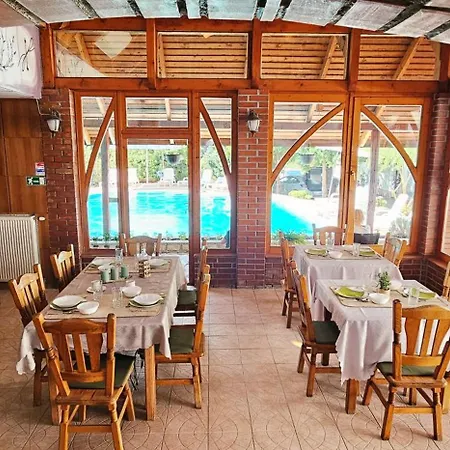 Levendula Es Rendezvenykoezpont 3*