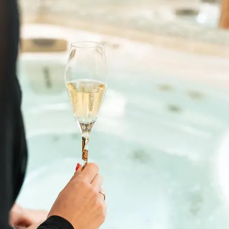 Levendula Es Rendezvenykoezpont Hotel apartamentowy