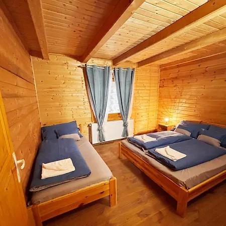 Levendula Es Rendezvenykoezpont Aparthotel